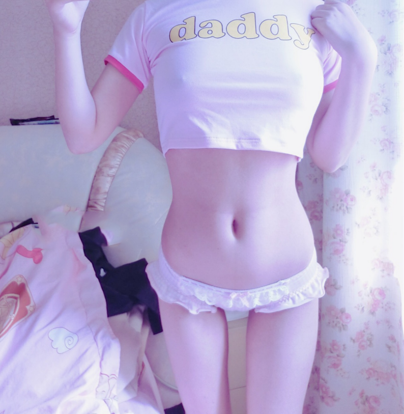 粉色睡衣美腿嫩穴萌白