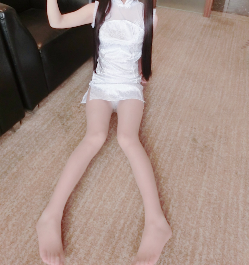 萝莉系列.白色旗袍美腿嫩穴萌白