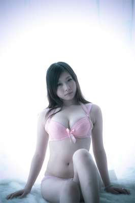 大奶妹子唯美艺术