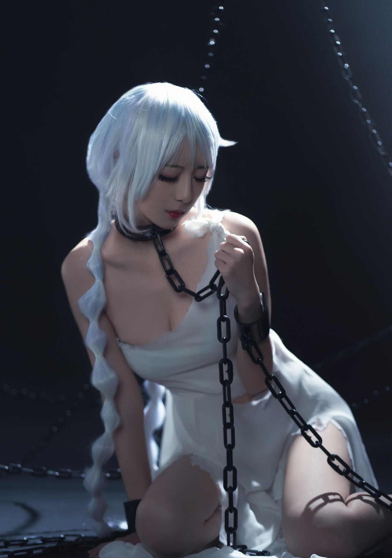 美女战士与阶下囚  鐵板燒鬼舞w 斯卡蒂