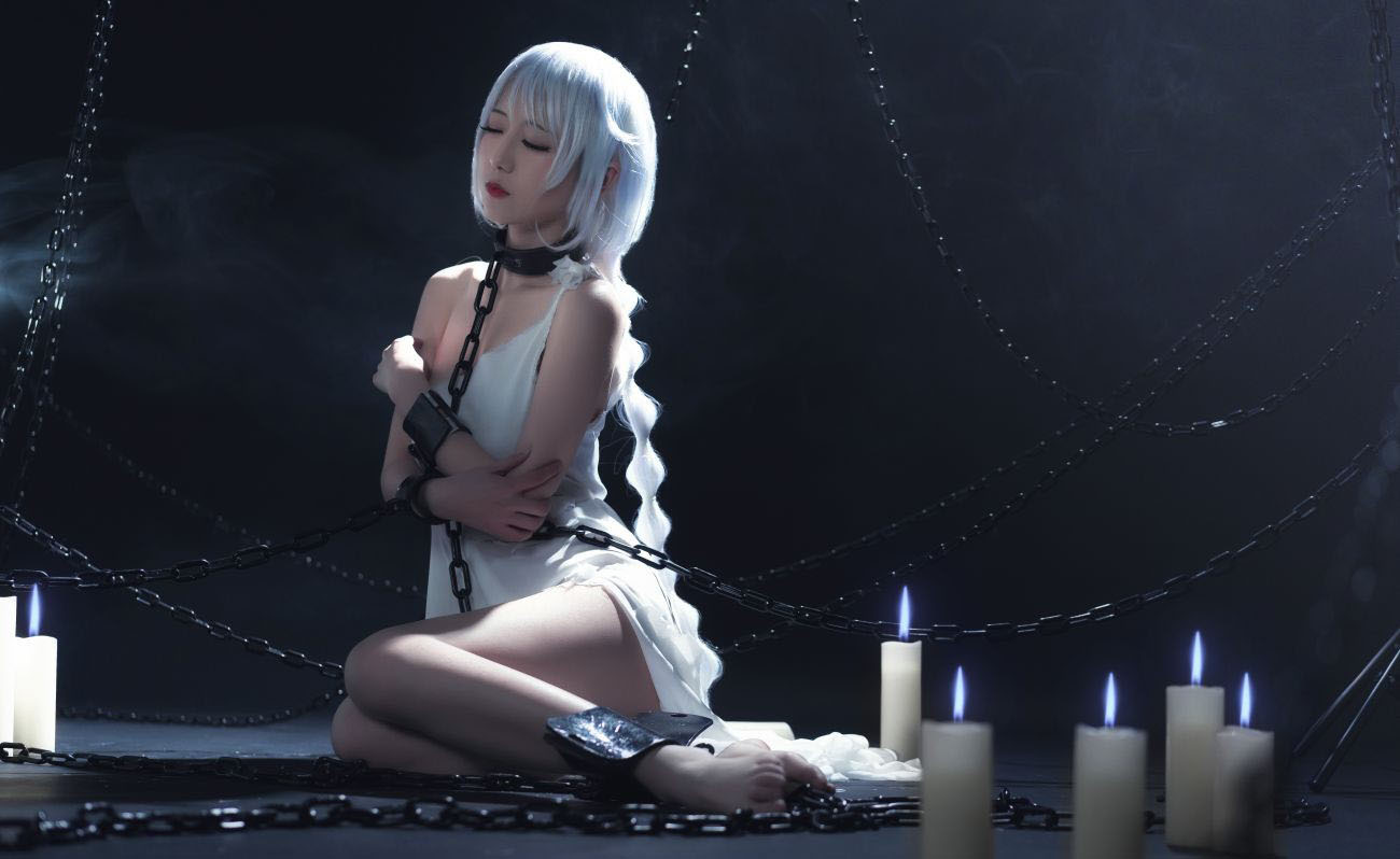 美女战士与阶下囚  鐵板燒鬼舞w 斯卡蒂