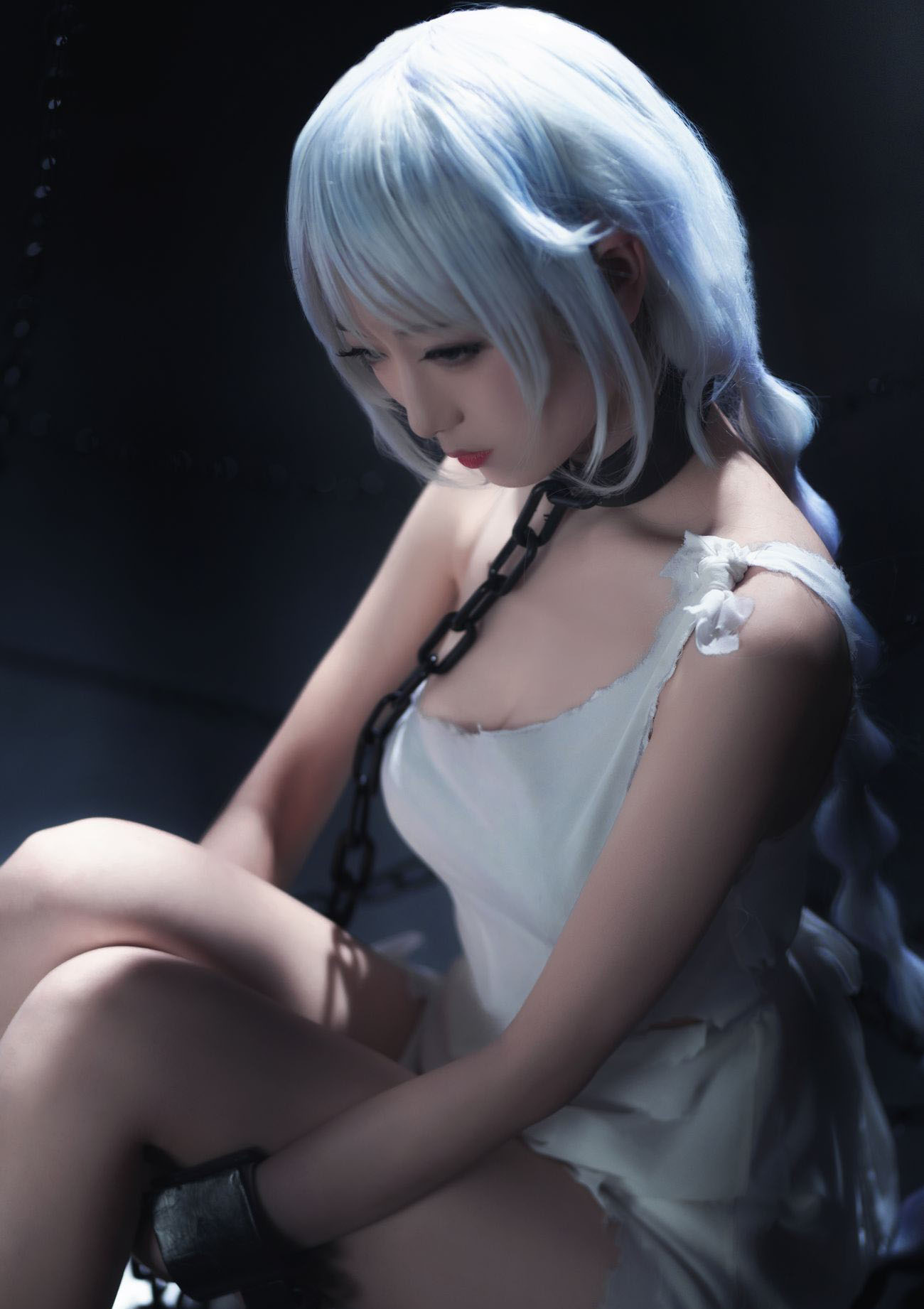 美女战士与阶下囚  鐵板燒鬼舞w 斯卡蒂