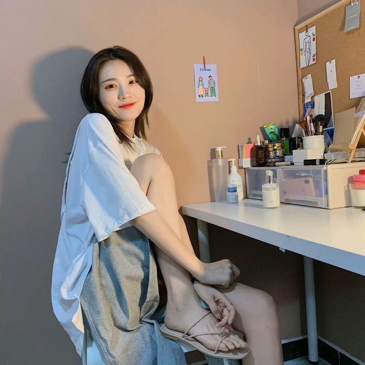 诱人美女的鲜嫩美脚