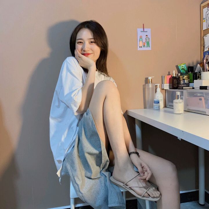 诱人美女的鲜嫩美脚