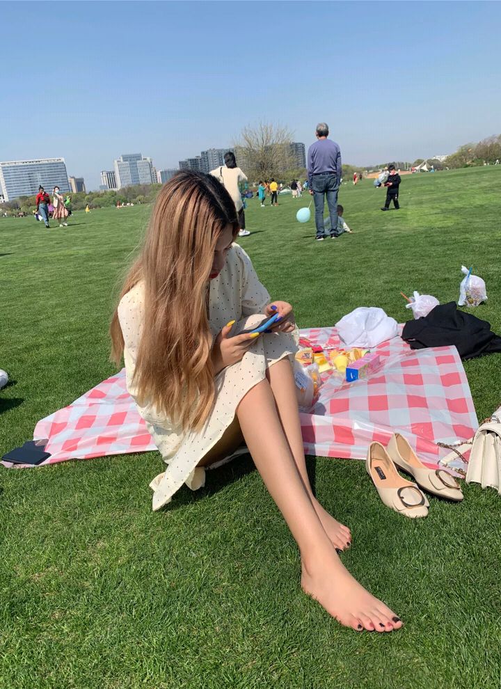 诱人美女的鲜嫩美脚