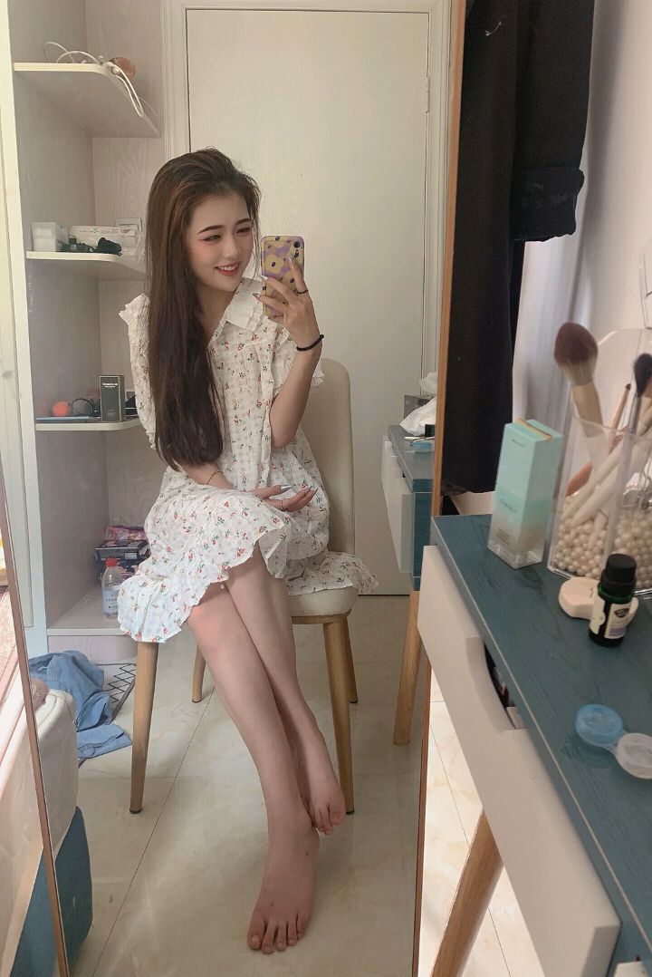 诱人美女的鲜嫩美脚