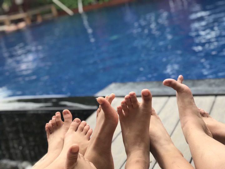 诱人美女的鲜嫩美脚