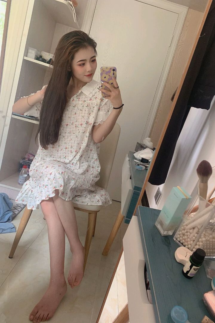 诱人美女的鲜嫩美脚