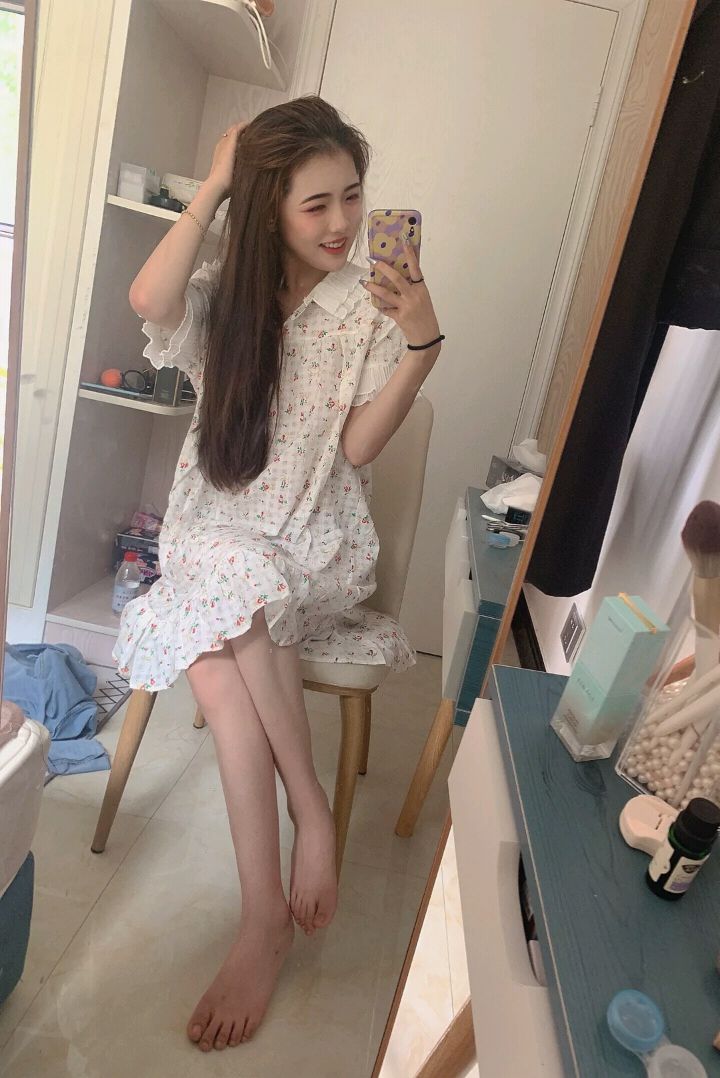 诱人美女的鲜嫩美脚