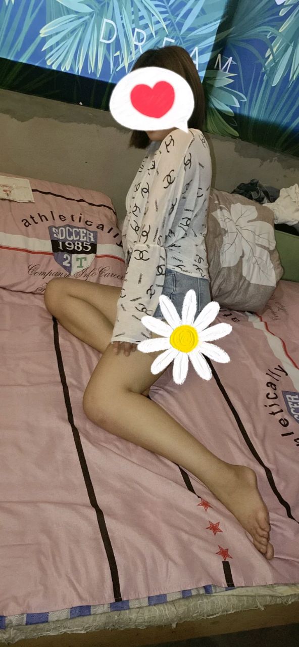 诱人美女的鲜嫩美脚