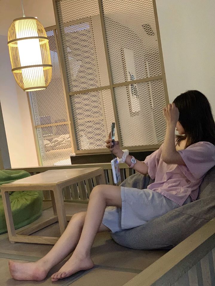 诱人美女的鲜嫩美脚