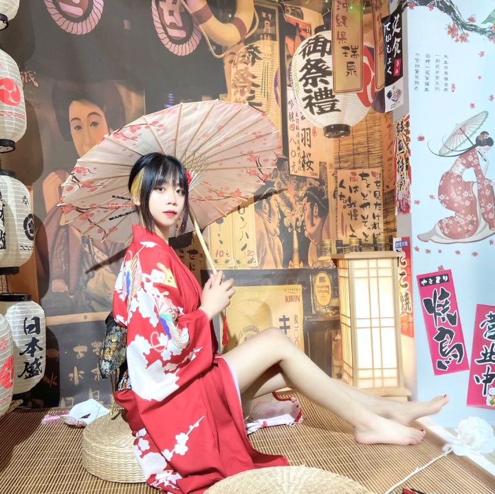 诱人美女的鲜嫩美脚