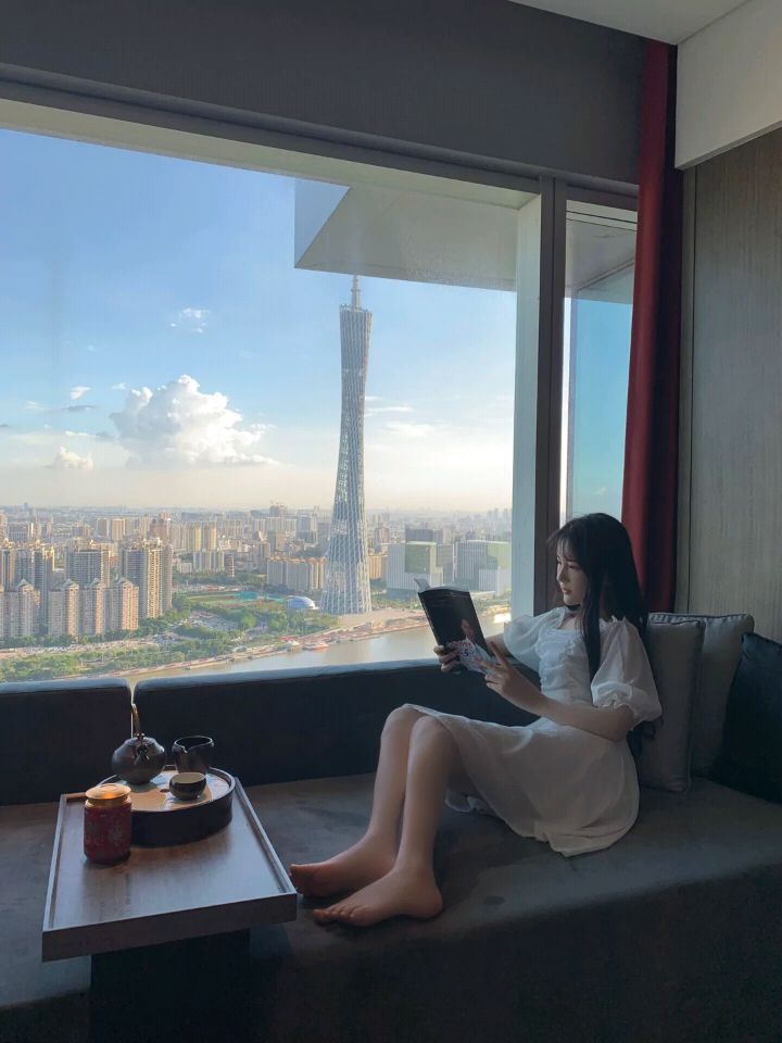 诱人美女的鲜嫩美脚