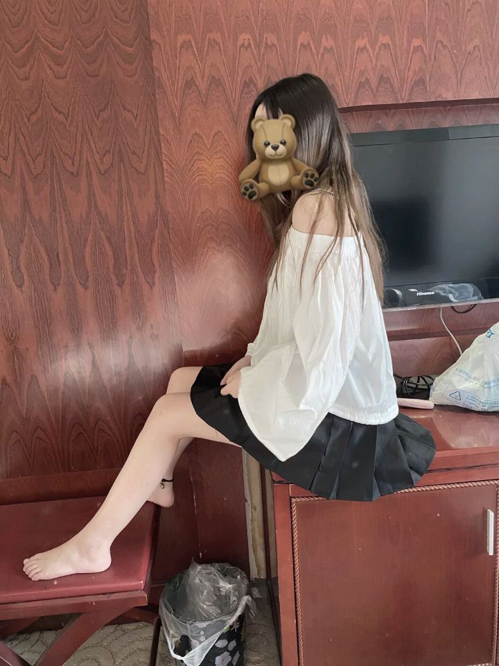 诱人美女的鲜嫩美脚