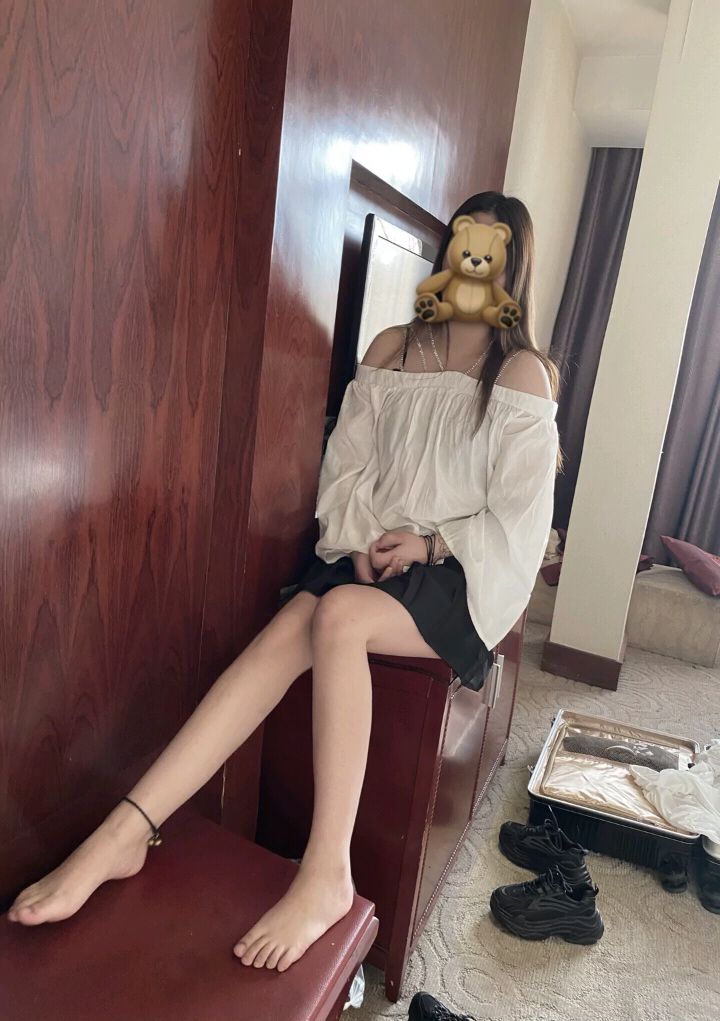诱人美女的鲜嫩美脚