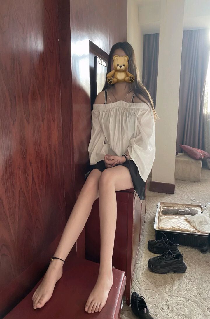 诱人美女的鲜嫩美脚