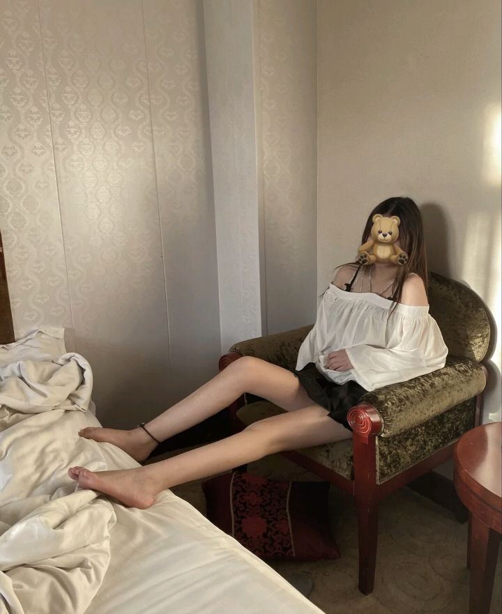 诱人美女的鲜嫩美脚