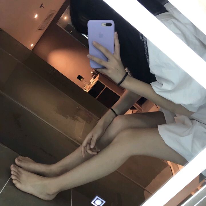 诱人美女的鲜嫩美脚