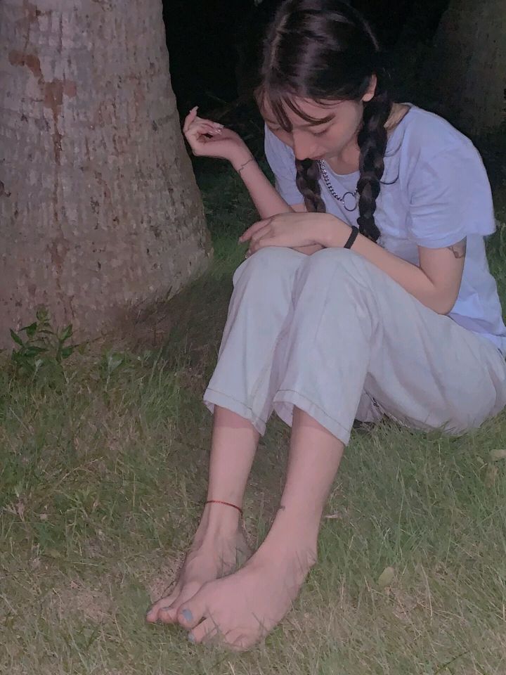 诱人美女的鲜嫩美脚