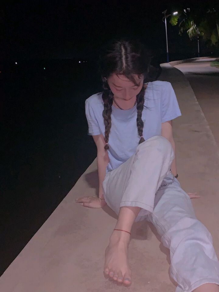 诱人美女的鲜嫩美脚