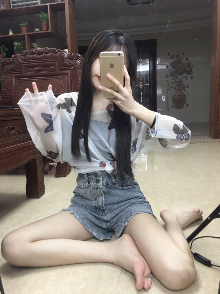 诱人美女的鲜嫩美脚