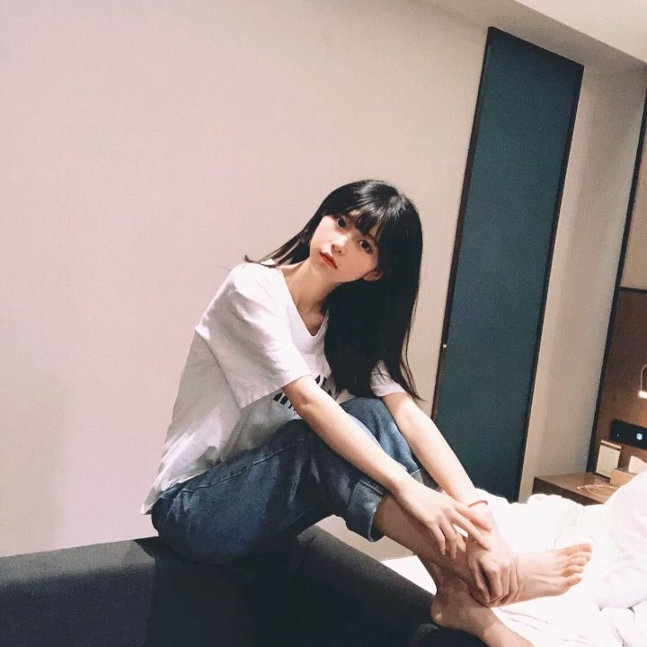 诱人美女的鲜嫩美脚