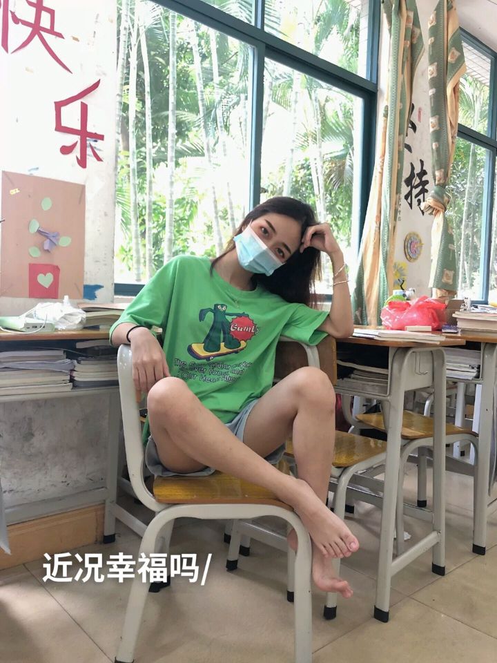 诱人美女的鲜嫩美脚