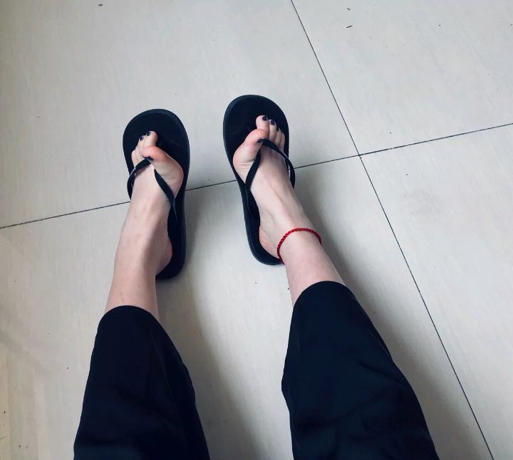 诱人美女的鲜嫩美脚