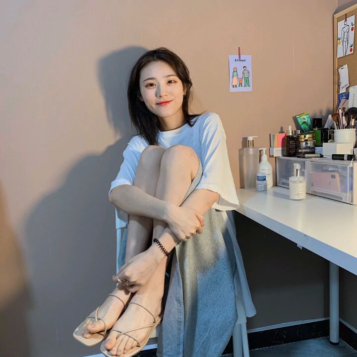 诱人美女的鲜嫩美脚