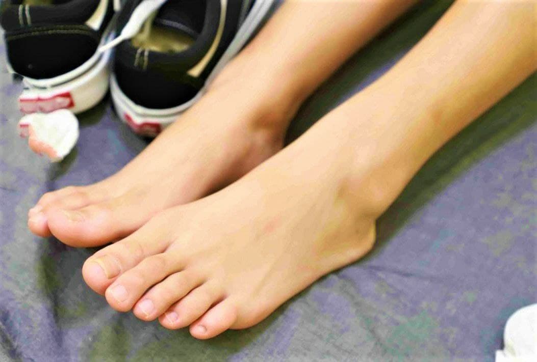 这么好看的美人美脚 真是让人垂涎三尺