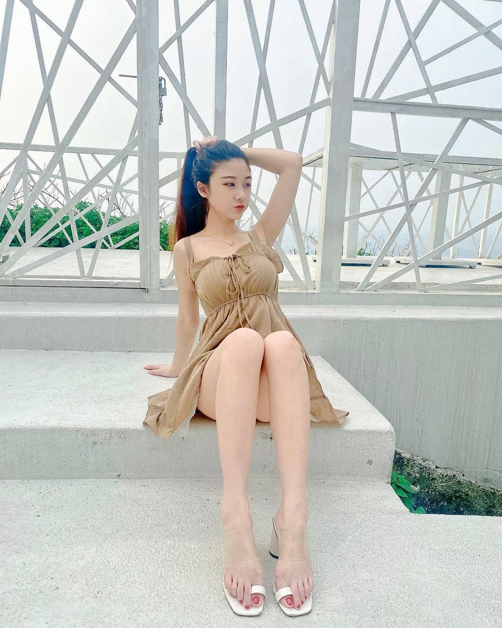这么好看的美人美脚 真是让人垂涎三尺