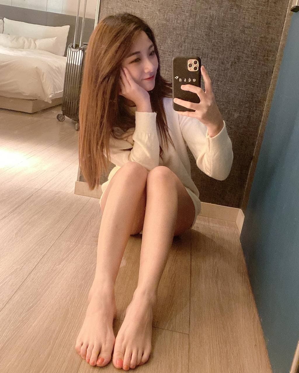 这么好看的美人美脚 真是让人垂涎三尺