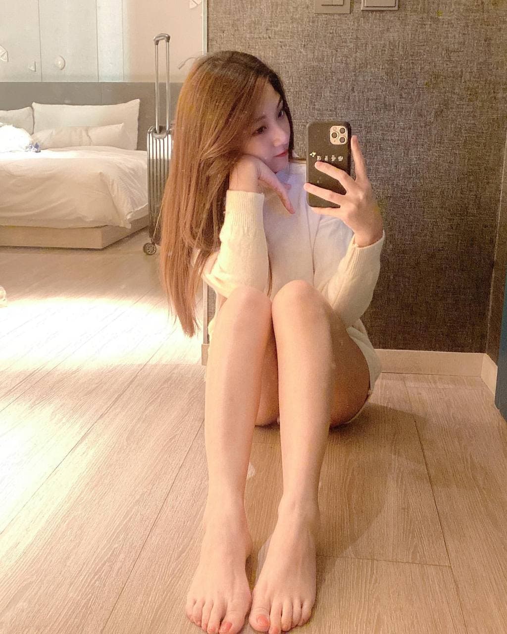 这么好看的美人美脚 真是让人垂涎三尺