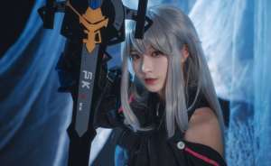美女战士与阶下囚  鐵板燒鬼舞w 斯卡蒂
