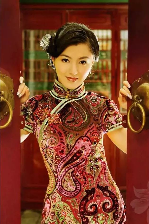 每个男人心里，住着一位旗袍美人
