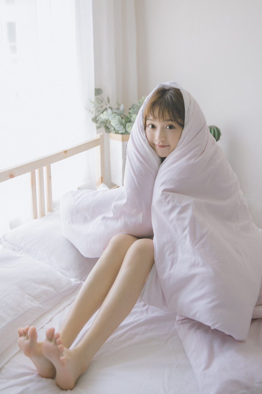 美脚玉足惹人怜 口含把玩欲还休 第三期