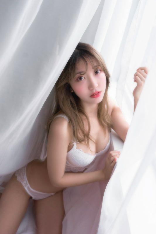 网红美腿Coser黑川白色内衣收藏版