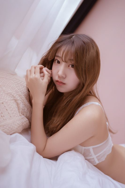 网红美腿Coser黑川白色内衣收藏版
