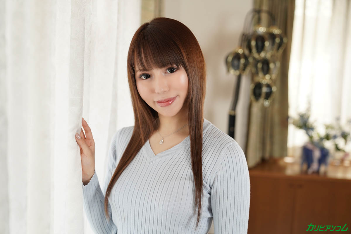 嫩穴轻熟女在家中突然被插直至内射
