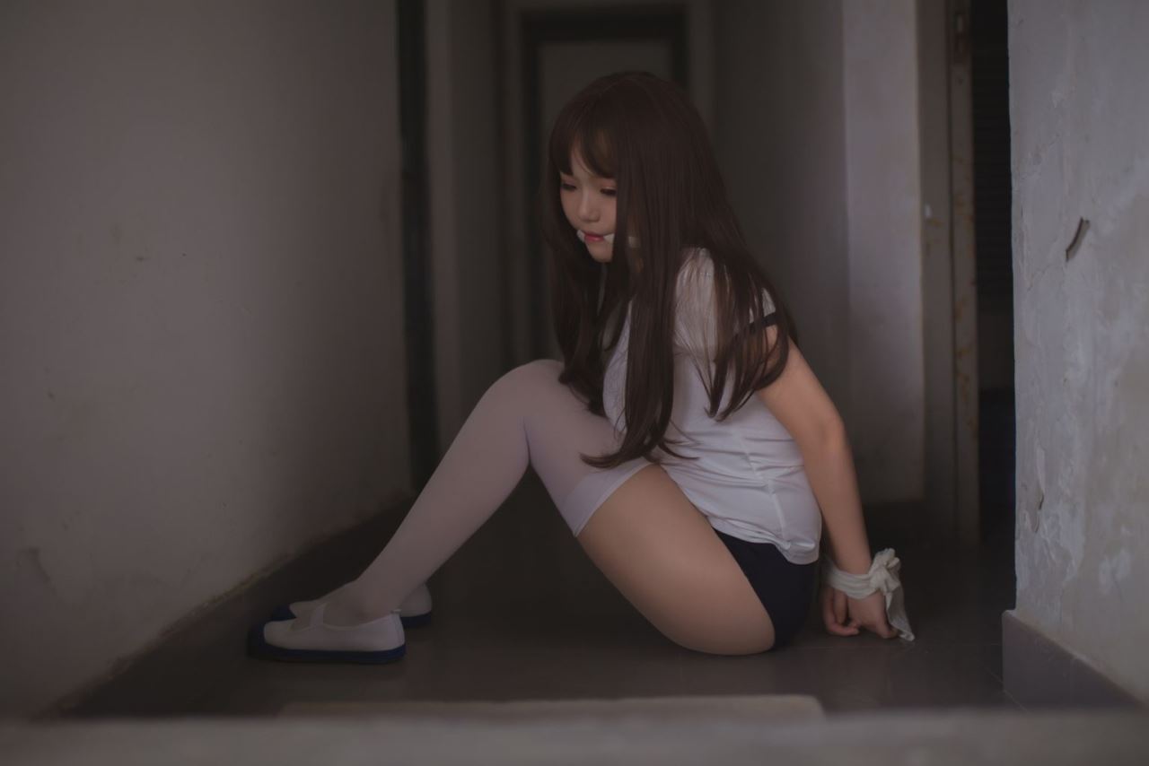 摸着你的良心说话-Yoko宅夏经典Cos白丝捆绑