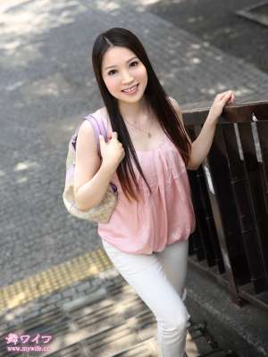 淑女被小哥上，滑入阴道抽插出了好多白色的液体是什么
