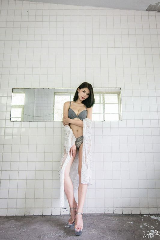 美腿高跟鞋外拍BeautifulsweetgirlPeeChang