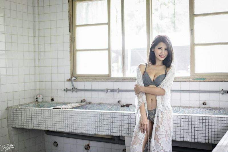 美腿高跟鞋外拍BeautifulsweetgirlPeeChang