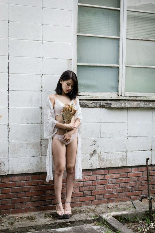 美腿高跟鞋外拍BeautifulsweetgirlPeeChang
