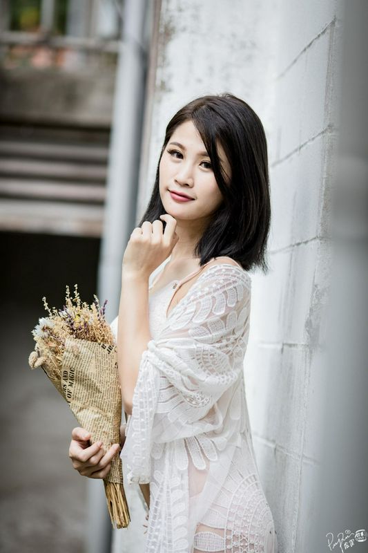 美腿高跟鞋外拍BeautifulsweetgirlPeeChang