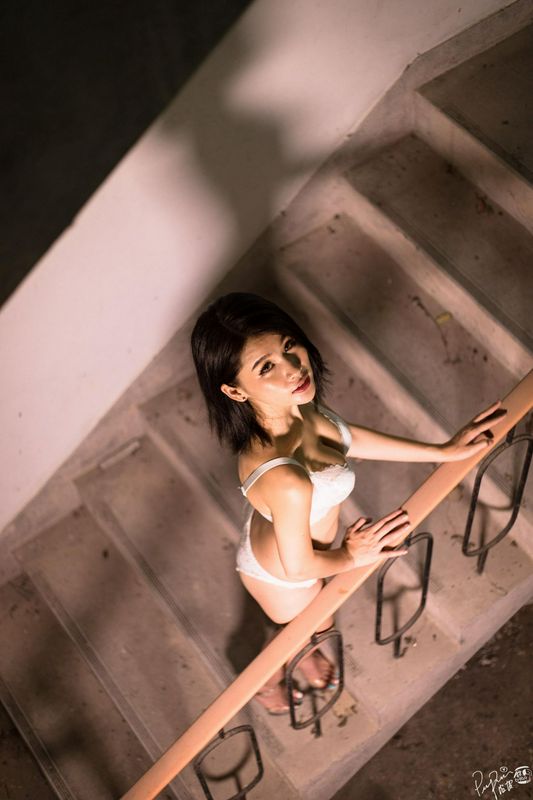 美腿高跟鞋外拍BeautifulsweetgirlPeeChang