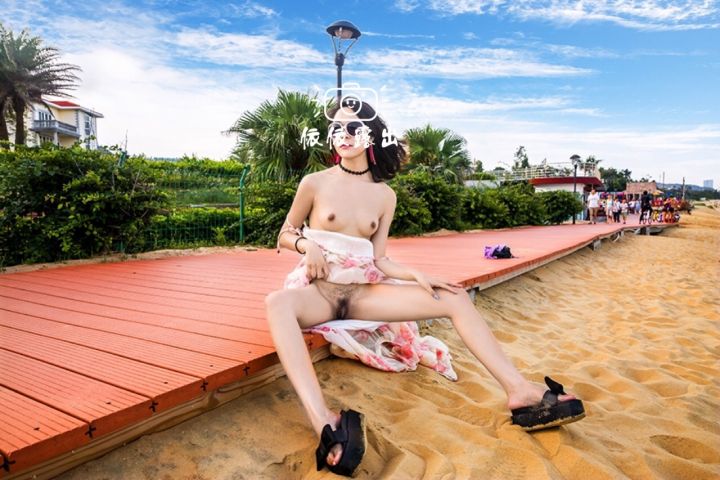 骚浪小姐姐大胆户外露出系列