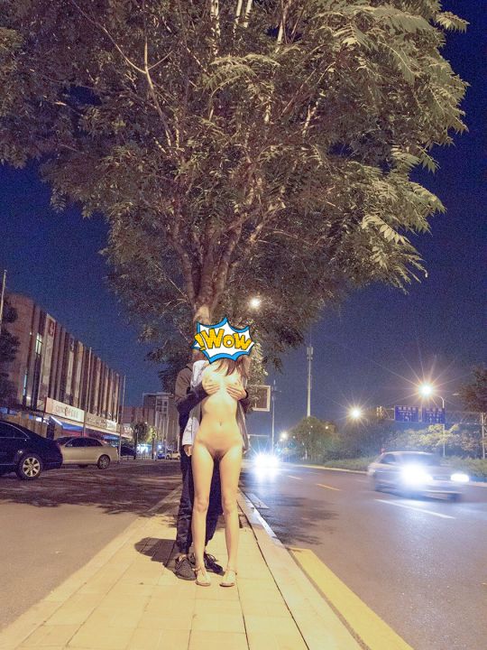 骚浪小姐姐大胆户外露出系列