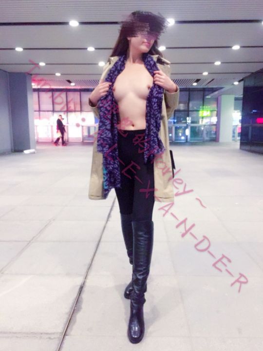 骚浪小姐姐大胆户外露出系列