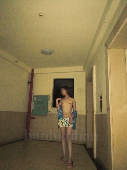 骚浪小姐姐大胆户外露出系列